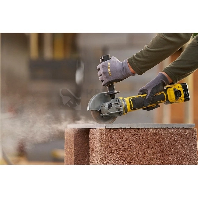 Obrázek produktu Aku úhlová bruska Stanley FatMax V20 SFMCG700M2K 18V 125mm bezuhlíková 2x aku Li-Ion 4Ah
7