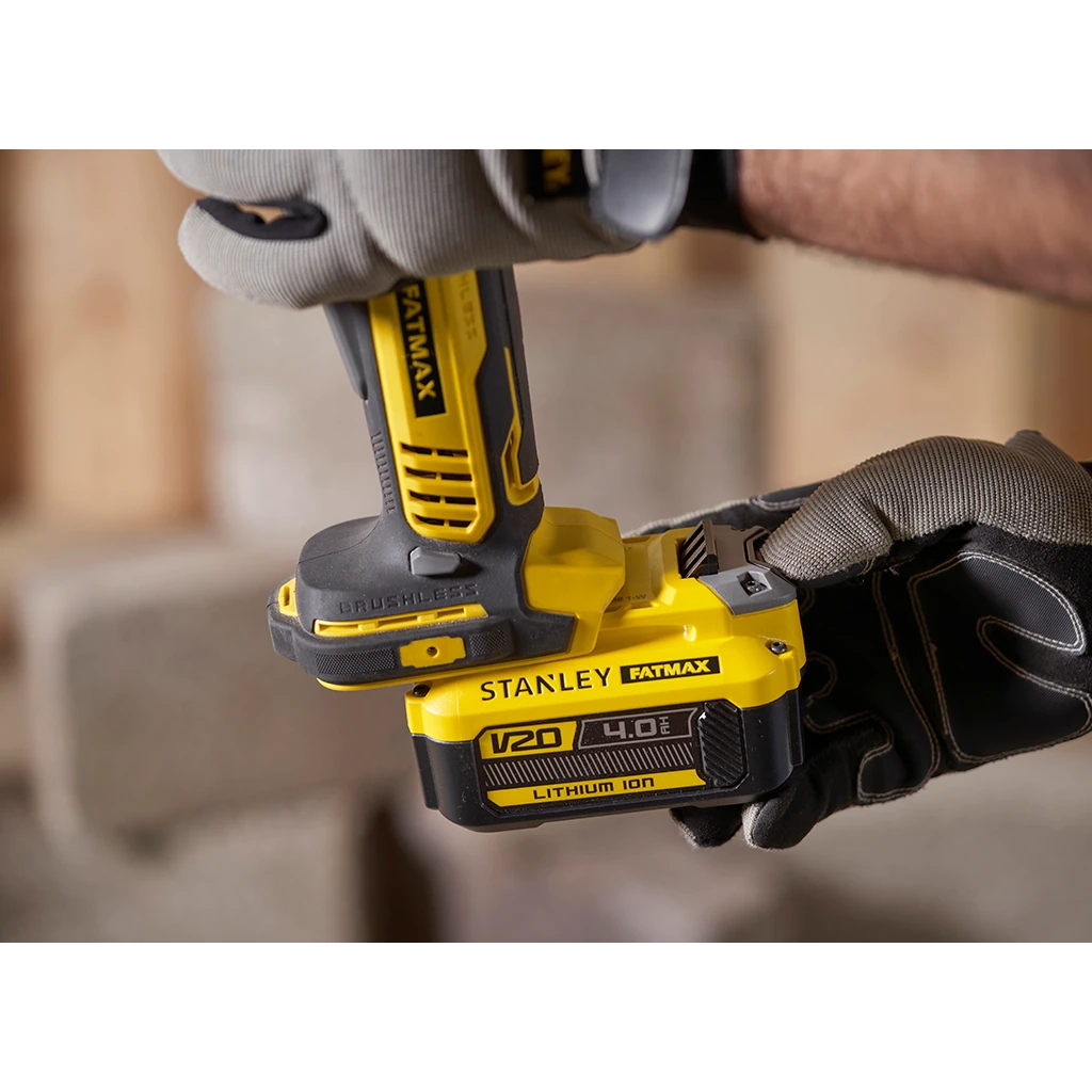 Obrázek produktu Aku úhlová bruska Stanley FatMax V20 SFMCG700M2K 18V 125mm bezuhlíková 2x aku Li-Ion 4Ah
10