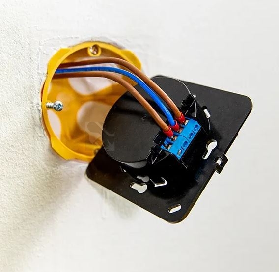 Obrázek produktu Chytrý WiFi termostat Shelly Wall Display černý 1