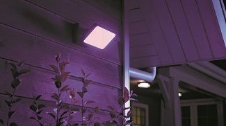 Barevný LED reflektor Philips Hue Discover